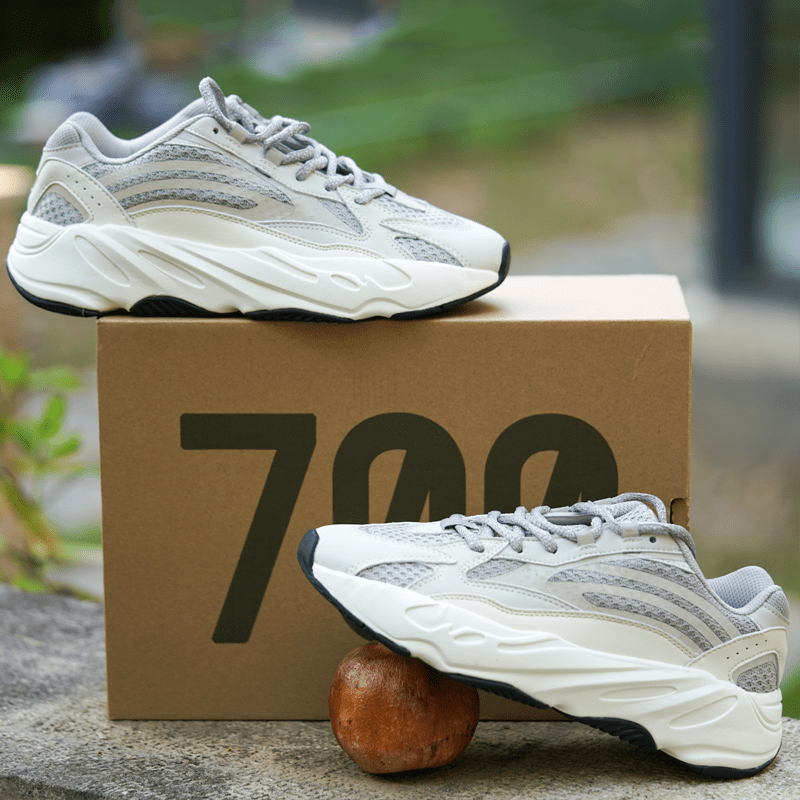 2022 Latest Design Original High Quality Yeezy Shoes Men Fashion Yeezy 700 Sneakers Running Casual Sports Shoes