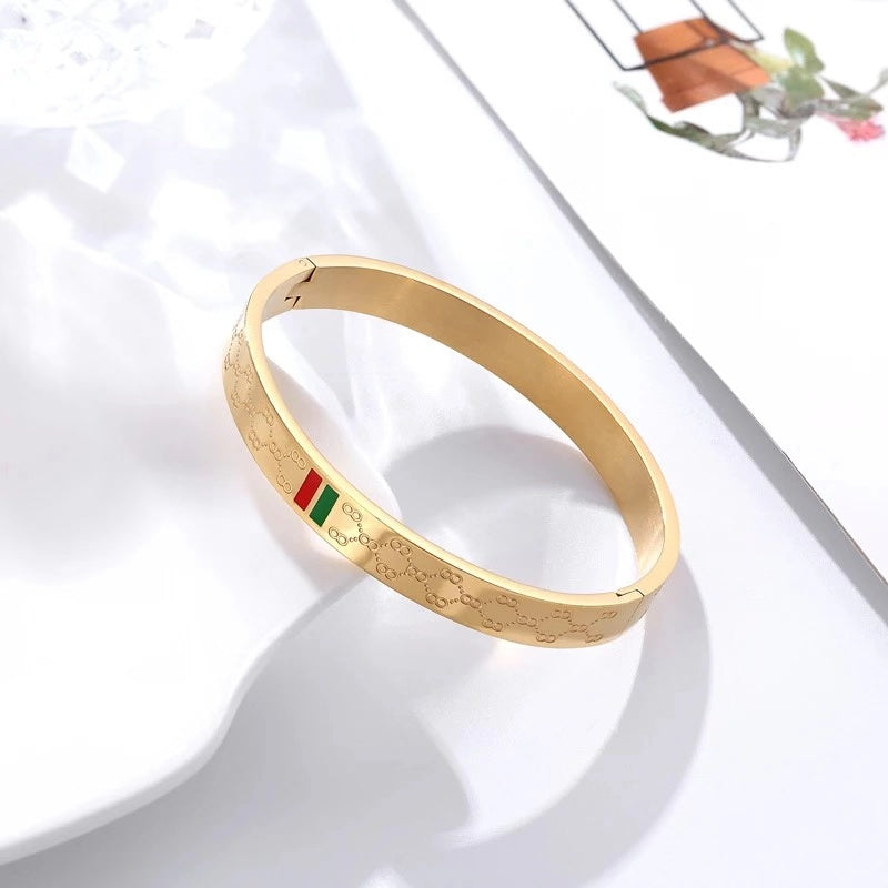 Famous Brand Bracelet Female 18K Gold Stainless Steel Bangles Red and Green Charm Bracelets for Women Lover Jewelry Wholesale